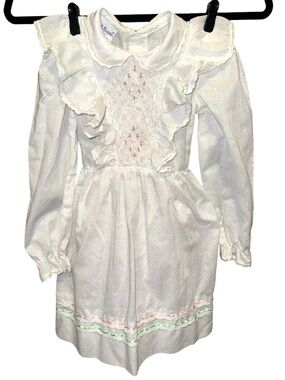 Vintage Girls 6x White Ruffle swiss dot, Smocked Dress, easter 🐣 So cute!
